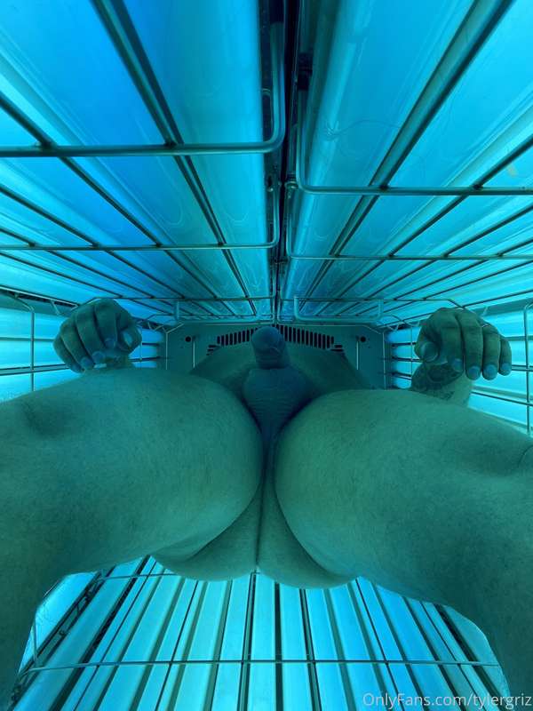 Got some Cliche tanning pics!! Which one is better?? 2