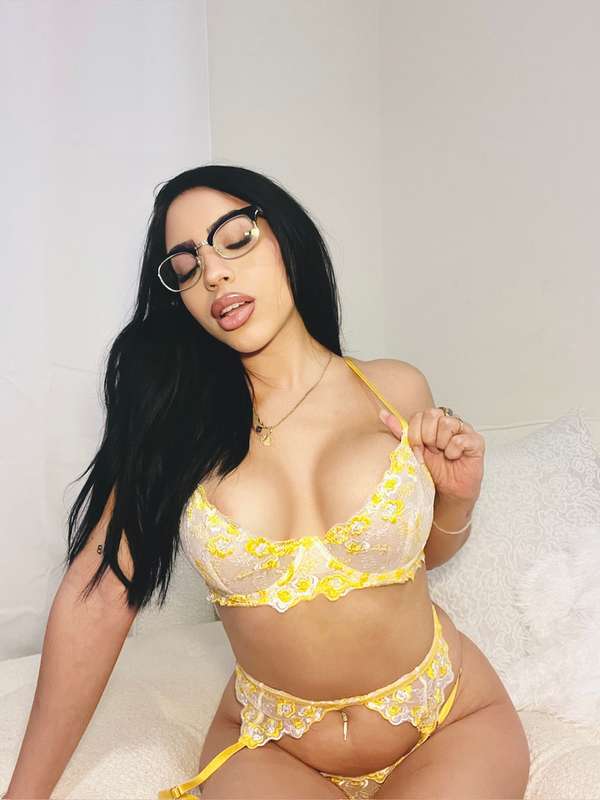 I GOT SOMETHING 4 U!!!! Go to your messages RIGHT NOW!! Ther..