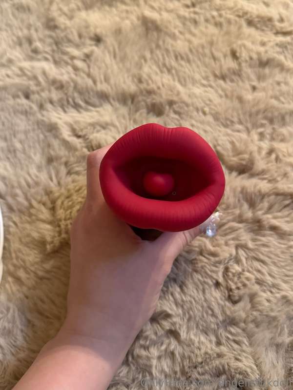 my new toy turned me into a super soaker 🥴🥴🥴🥴 I had three or.. 3