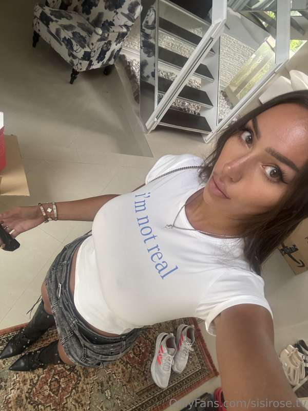 Can you keep me company today? 😶‍🌫️