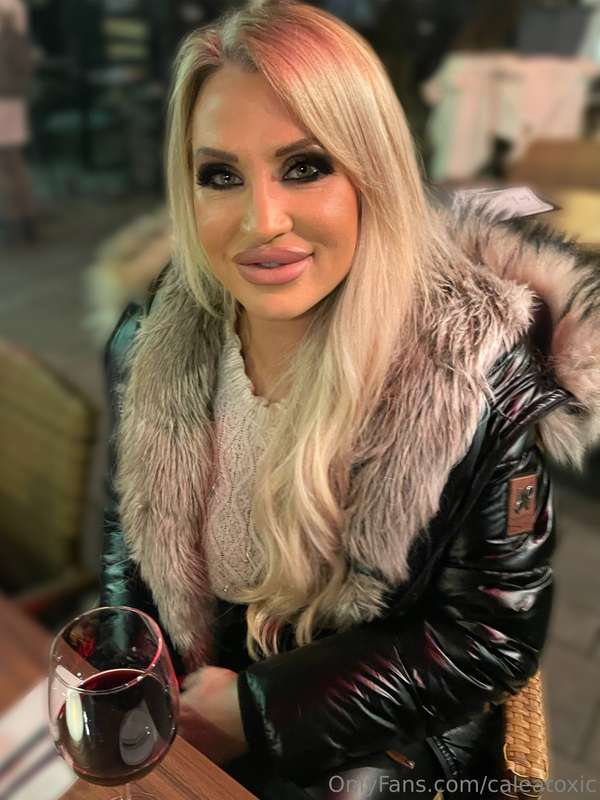 Time for Dinner & Wine😘 Happy Weekend! 2