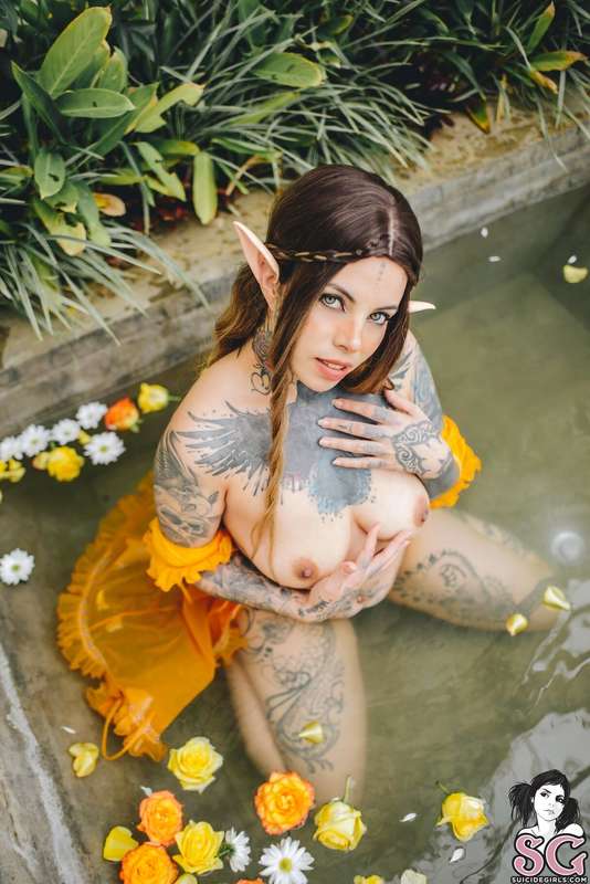 Float away with @marjo_sg in her #setoftheday, Ethereal Beau.. 38