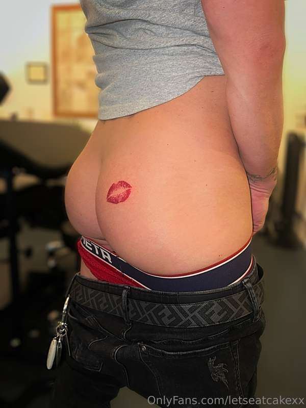 Kiss my ass! 💋🤪  You like my new tattoo? Those are P!nk’s li..