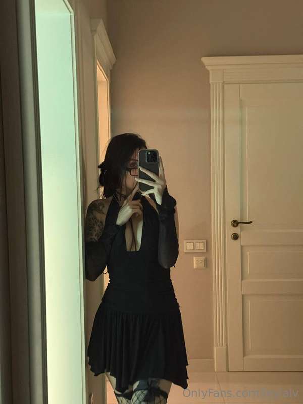 Black dress that I really like.... You know my curves are so..