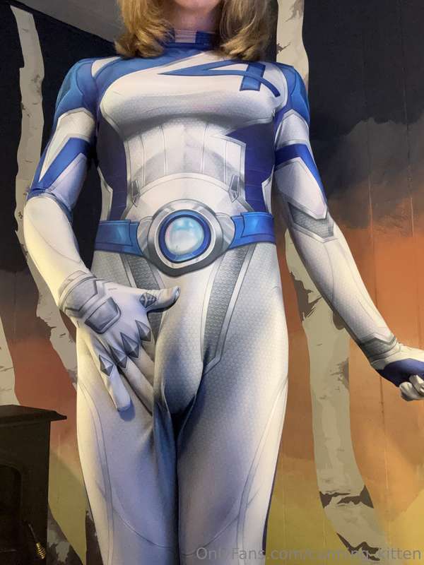 Got my invisible women Onesie cosplay (marvel fantastic 4) 🤩.. 12