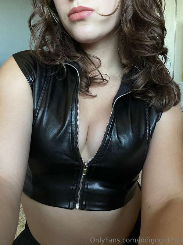 if you wanna see the full outfit(hint: it’s a little black m..