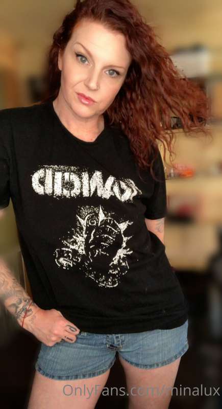 Listening to some Rancid on a Thursday afternoon , what are .. 3