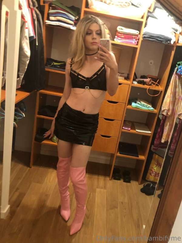 Have I achieved bratz doll status with this fit ? 😳 10