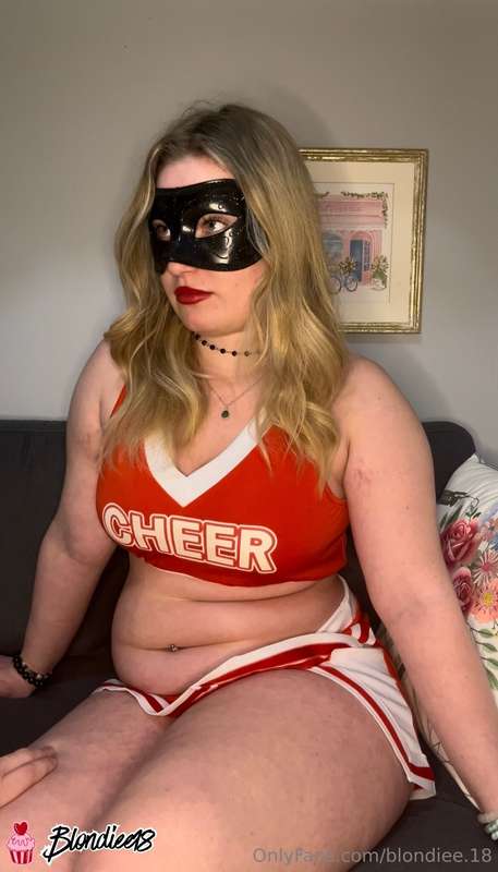 In this video Blondiee's cheer coach(her feeder) sees her fo.. 2