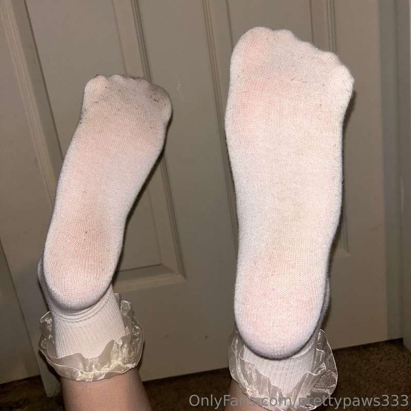 my white frilly socks 🕸️