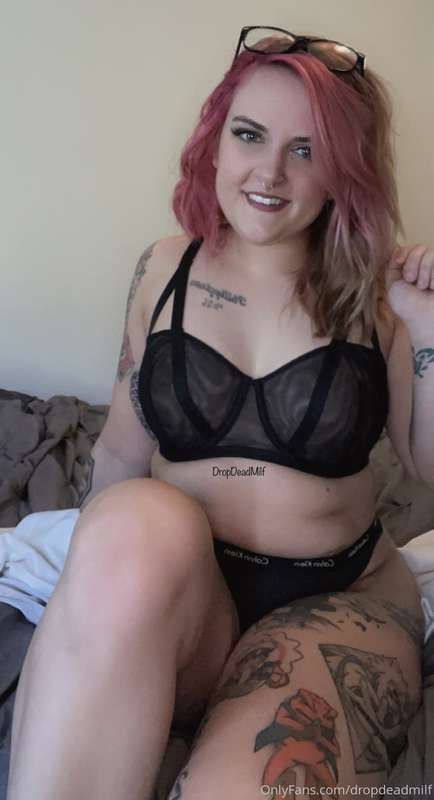 Who wants to pay for my shopping spree? 🥰🥰🥰 1