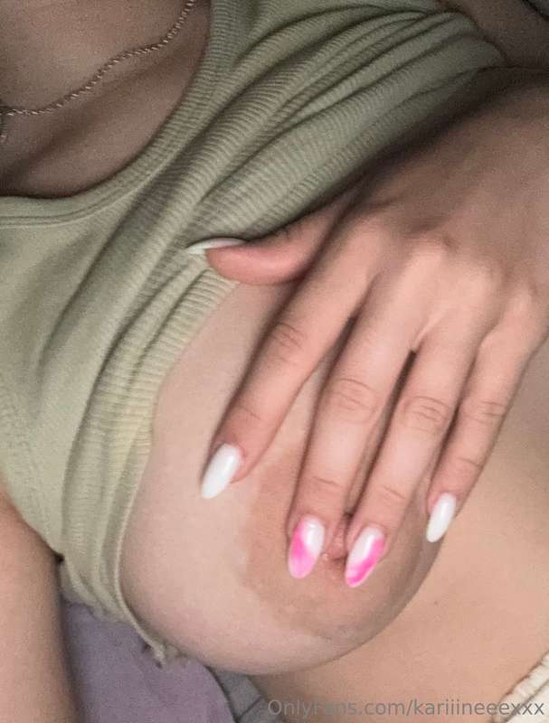 new nails 😍💋