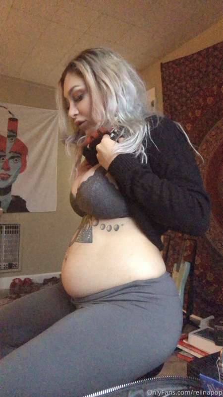Empty belly is getting soooo soft!! But still a lot of contr.. 7
