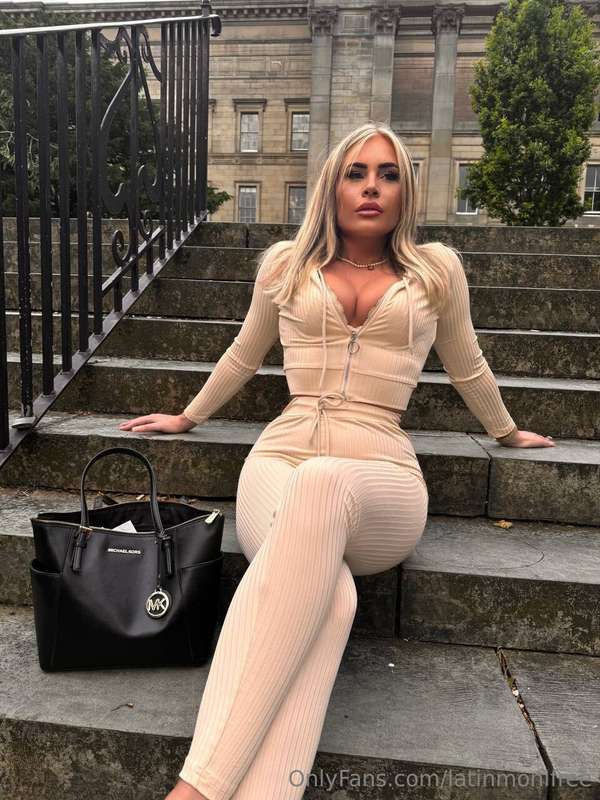 If I was your GF you could grab my tits whenever you liked😍