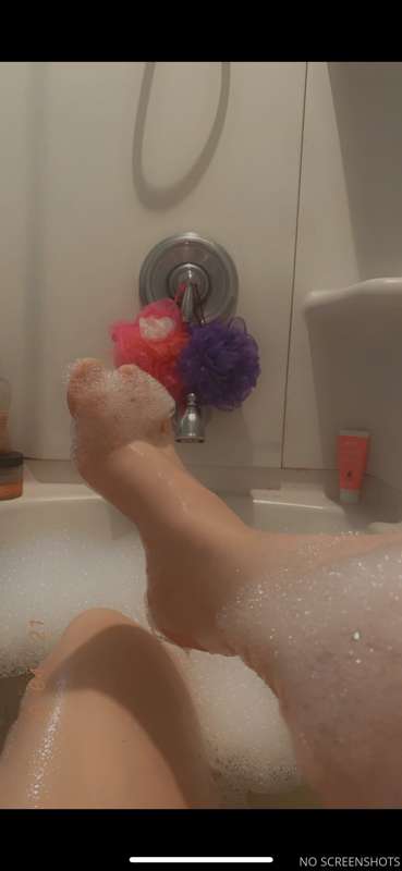 Here’s for my feet lovers 💕💞