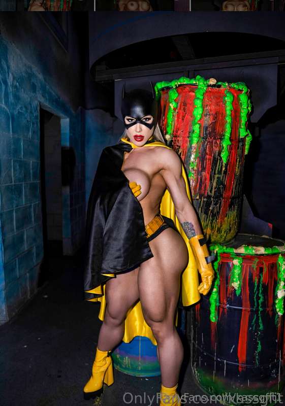 A little throwback… What should I dress up as this year?? 🦇🥵..