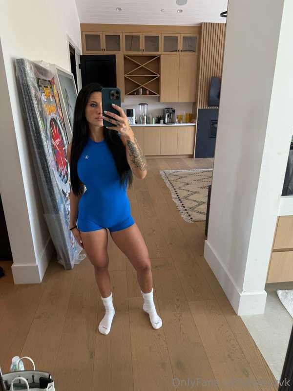 mirror selfies for days