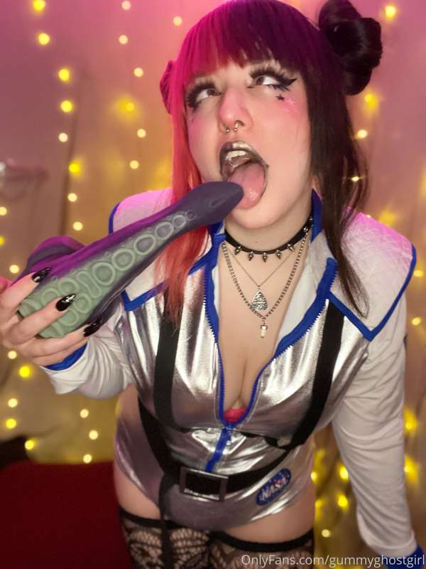 Making extraterrestrial contact 😏👽💖 13