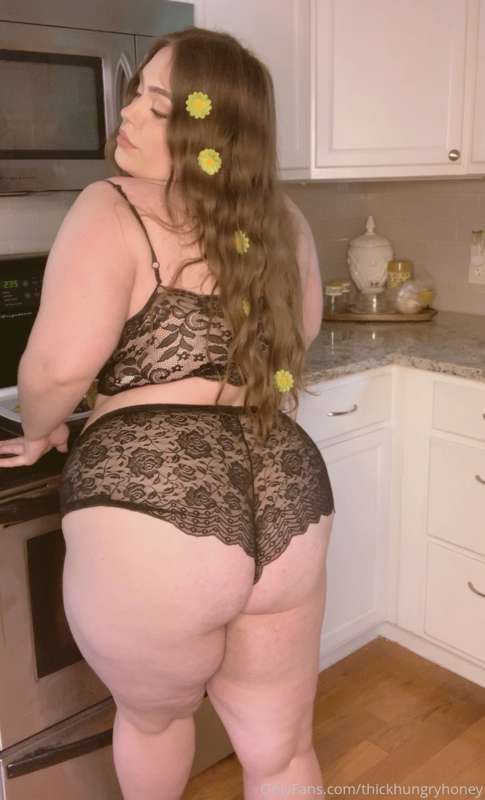 POV:
*pt 1*
I’m your very *hippie* housewife! 
We love all t.. 8