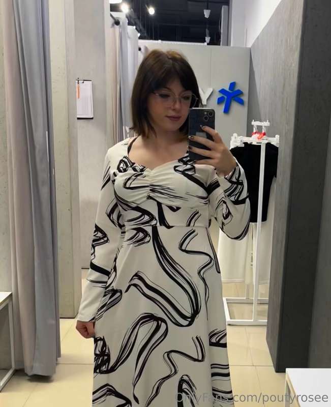 How do you like my new dress?😍