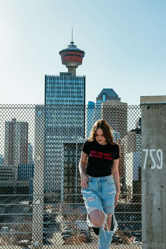 insane new photo shoot 🔥 @em.reidxo for the pics i won’t pos..