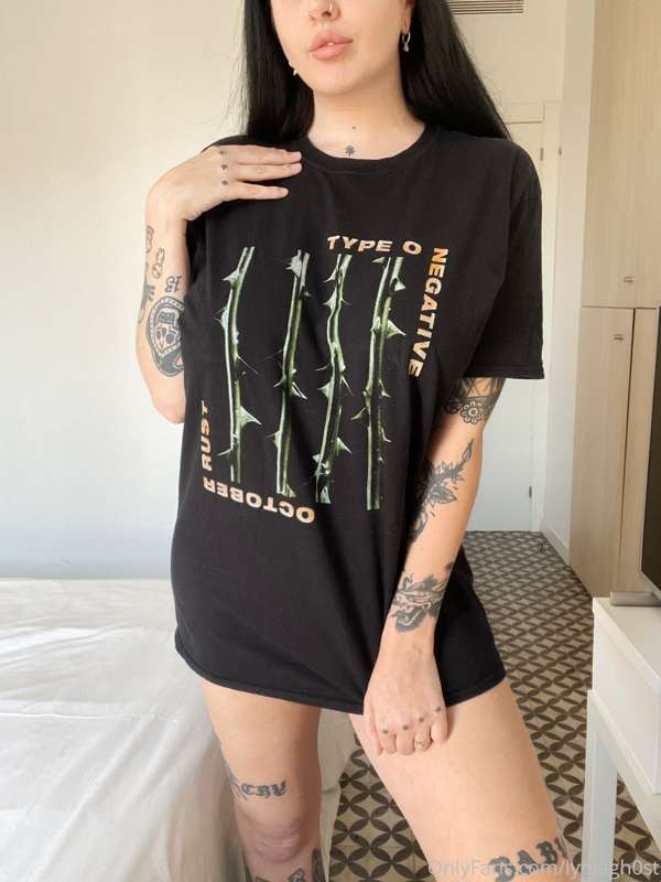 Can I wear your tee?