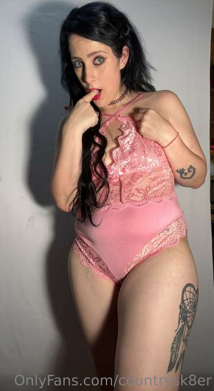 Pink like my pussy (; 3