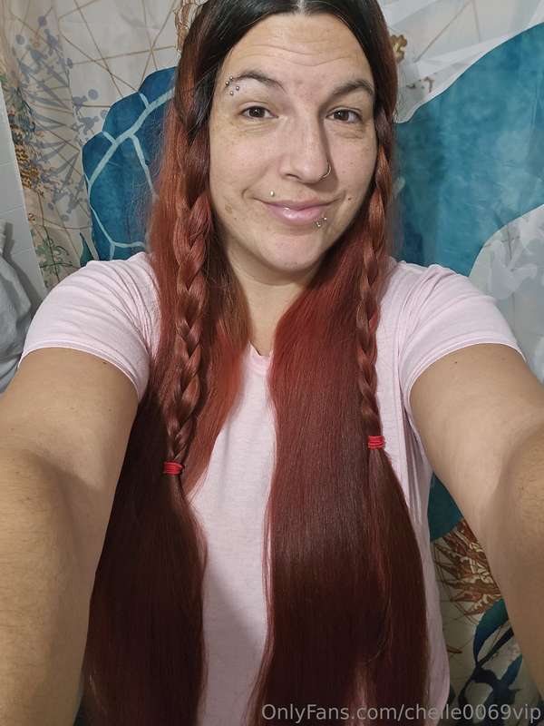 Saturday night hair dying shenanigans 😝 would you bang me wi..