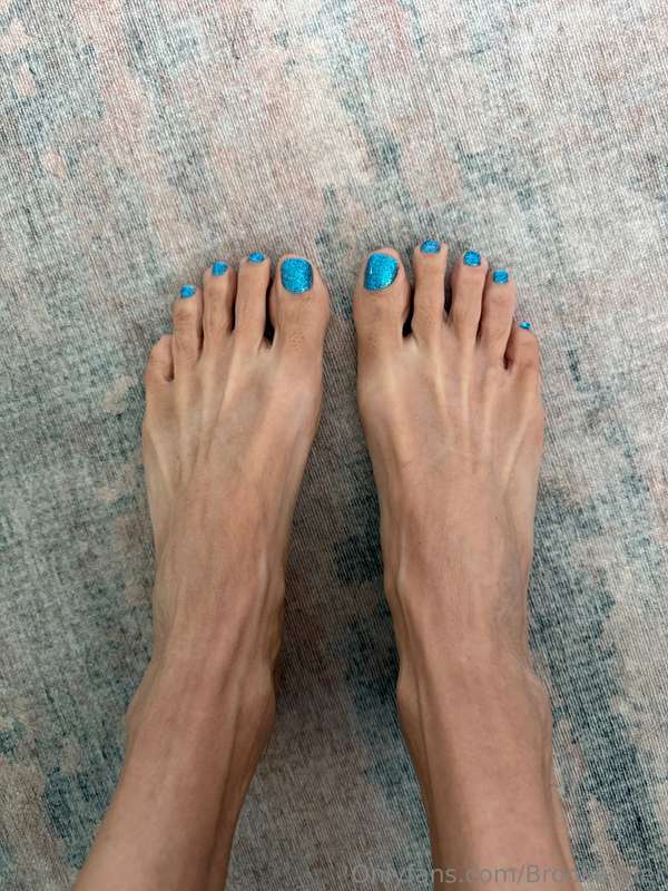 For all of you foot lovers, here's a couple of pics of my fr.. 1