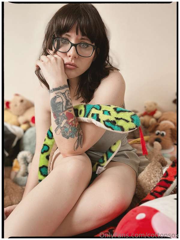 You felt mildly creeped out.   A fully grown woman should NO.. 3