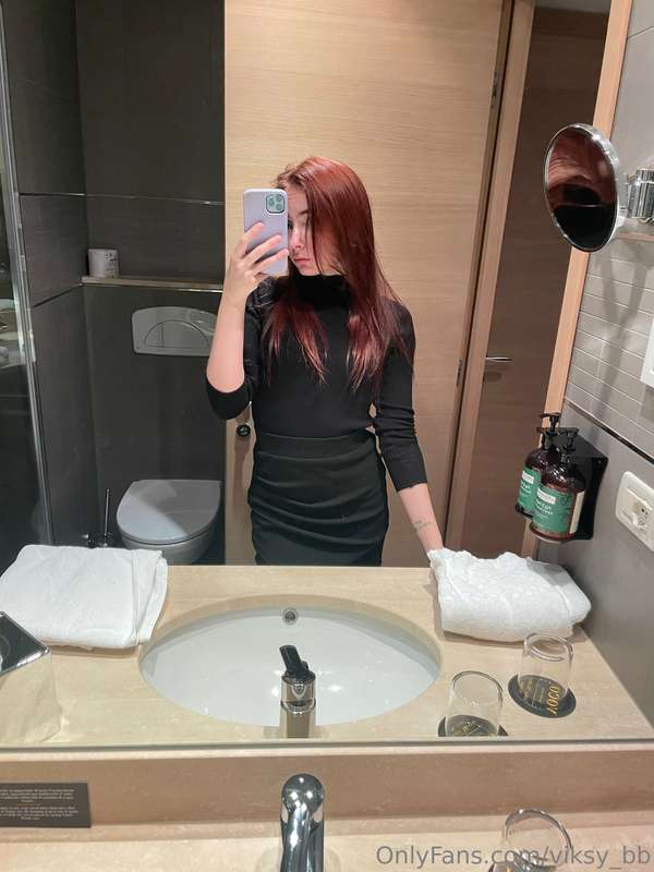 I really like dresses that are light and elegant🤩 Would you ..