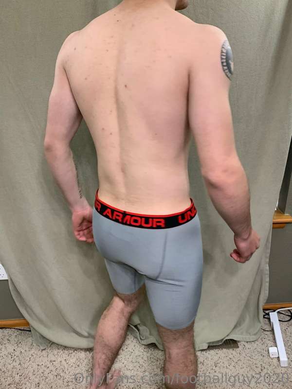 More undies pics from a photo shoot a while back - enjoy. Ca.. 1