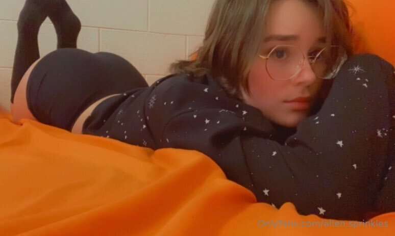 Chillin’ in my boxers 😌 (I soaked through ‘em) 🖤 4