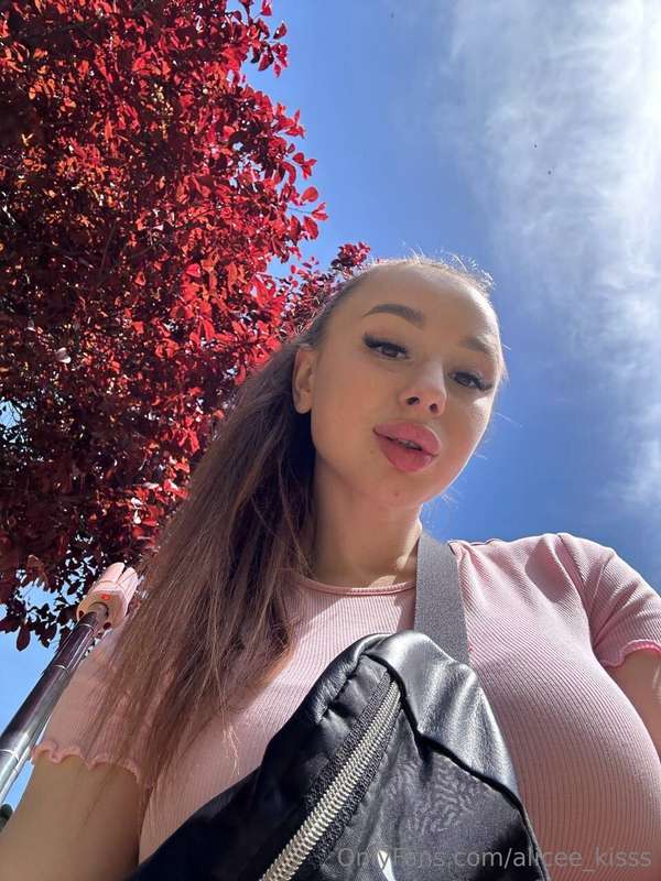 What is the best photo angle? 💕1 or 2?🙈