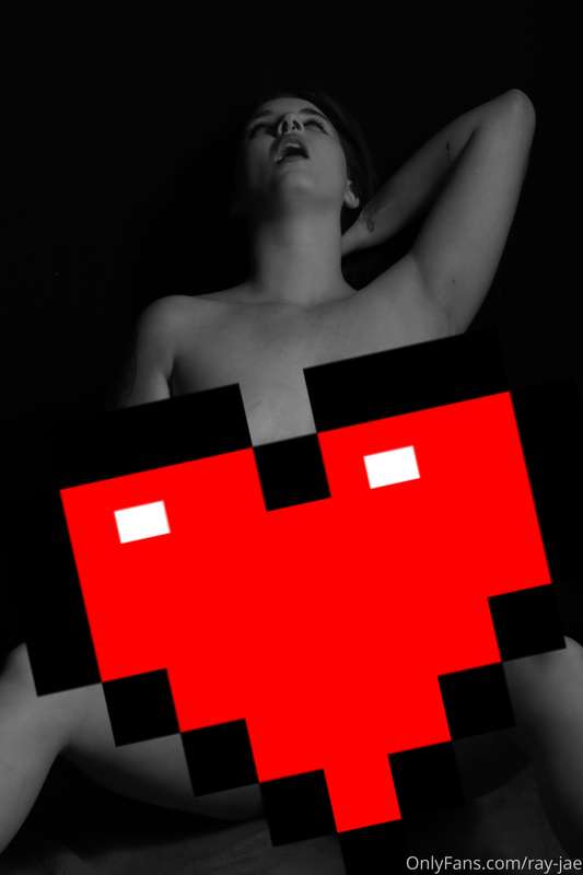 You want to see this HOT photo! PM me for the un-censor vers..
