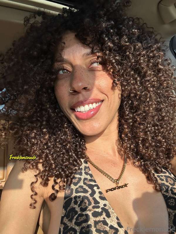 Wild… this beautiful hair grows out of this wicked little mi.. 5