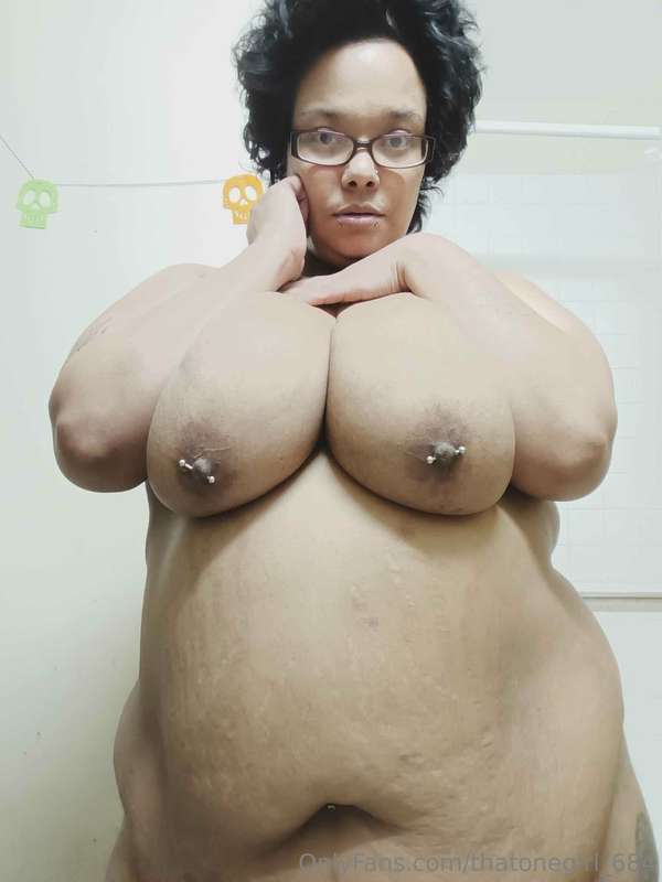 💋 She's a Delicious BBW💋  🍑 @softsquishybbw 🍑VIP 💎 @yummybbw..
