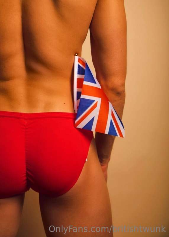 One more day 😈 🇬🇧
The Great British Twunk Face Reveal has go..