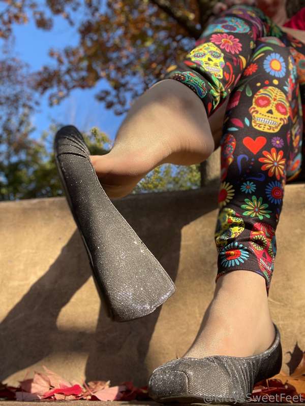That moment when I can see every line on my wrinkled soles t.. 2