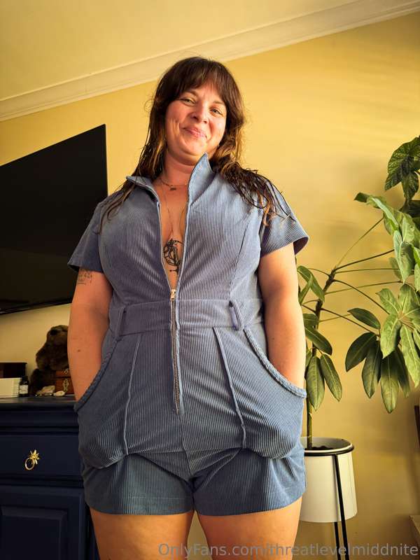 Full Frontal Friday! I was all cute in this romper and then .. 26