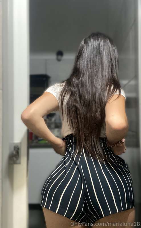 I know you want these cheeks, go ahead and touch them🥵🍑