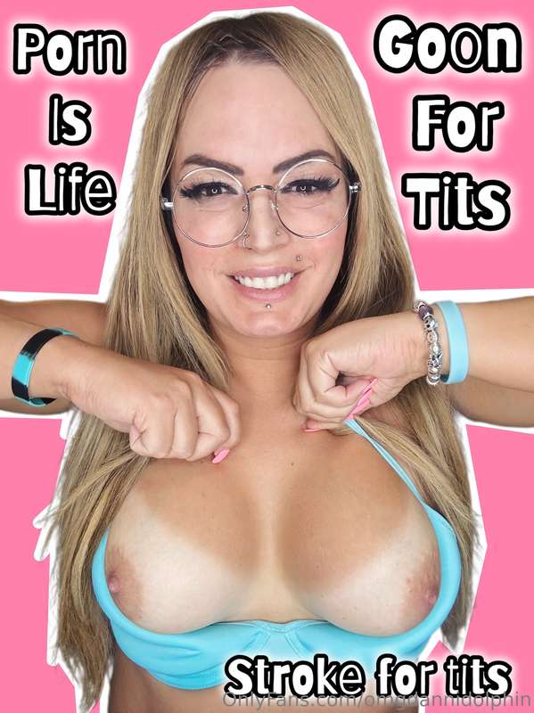 Keep stroking for tits 💙