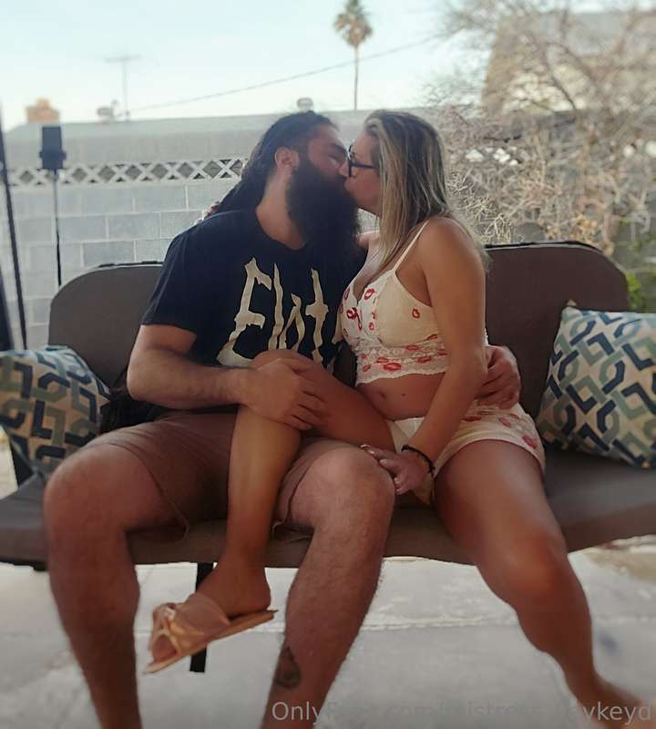The tall sexy @lujan1993vip came to visit Mommy for her birt.. 4