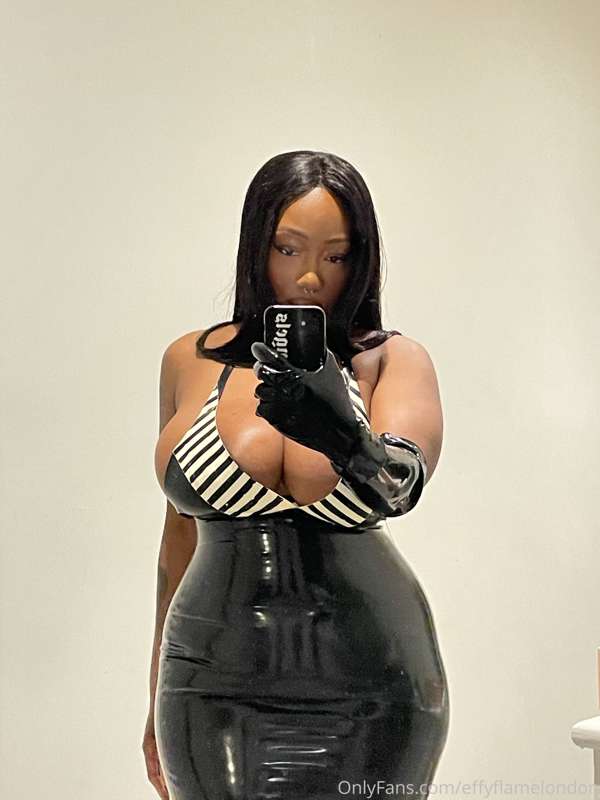 Latex 🖤 4