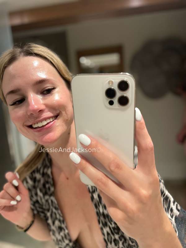**Breaking in the hotel room with a nice facial last night**..