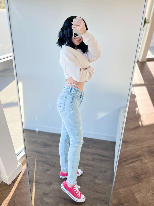 Just an average girl wearing an everyday outfit... Nothing t.. 6