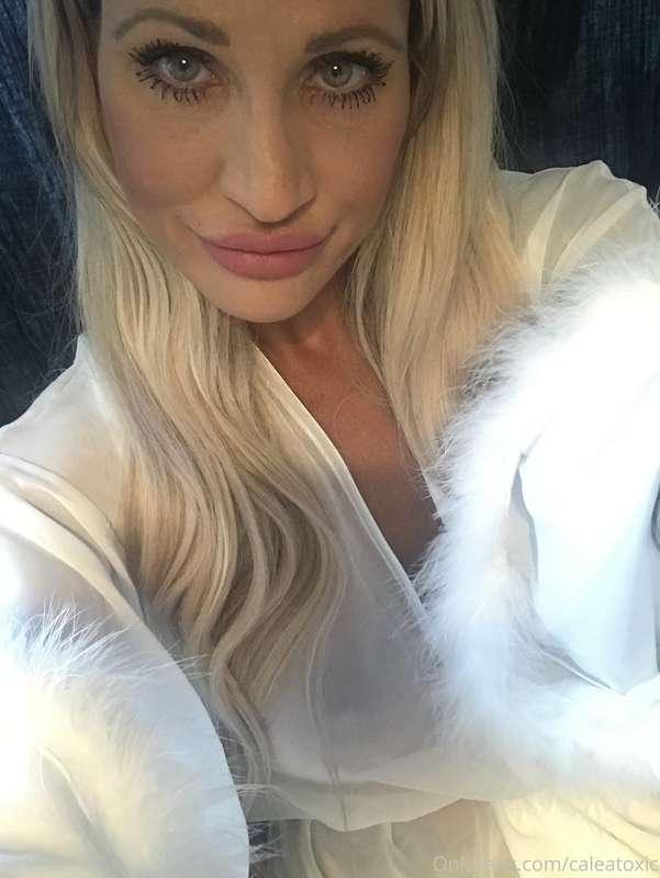 Hello. tonight at 22:30 CET I will address some personal wor.. 4