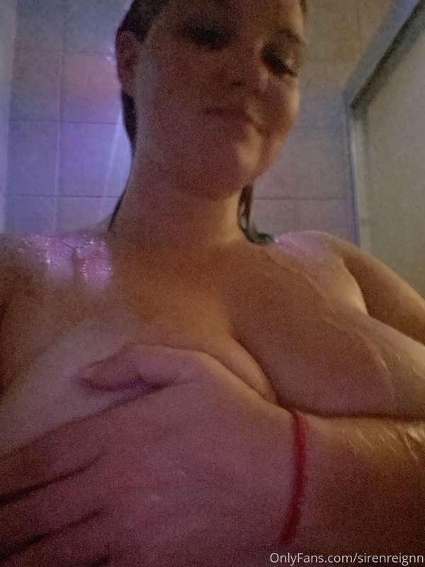 Tell me if you wanna see more 💋  tips are appreciated and re..