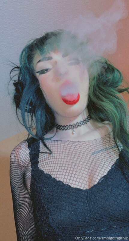 Good morning babes, anyone else love to wake & bake?