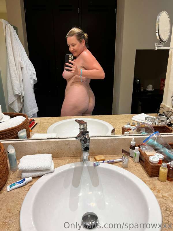 Imagine getting food poisoning for the first time at 38 year.. 1